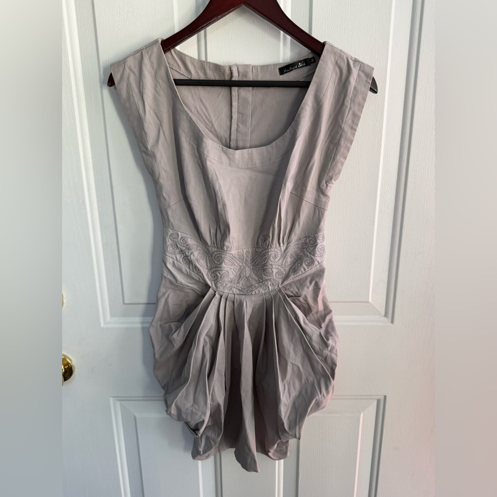 MUSTARD SEED - Dress NWT Size S- Gray Embroidered Bubble Hem Mini